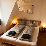 Woelkchen - Wohnung Mit Balkon, Holzdielen & Tv