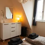 Woelkchen - Wohnung Mit Balkon, Holzdielen & Tv